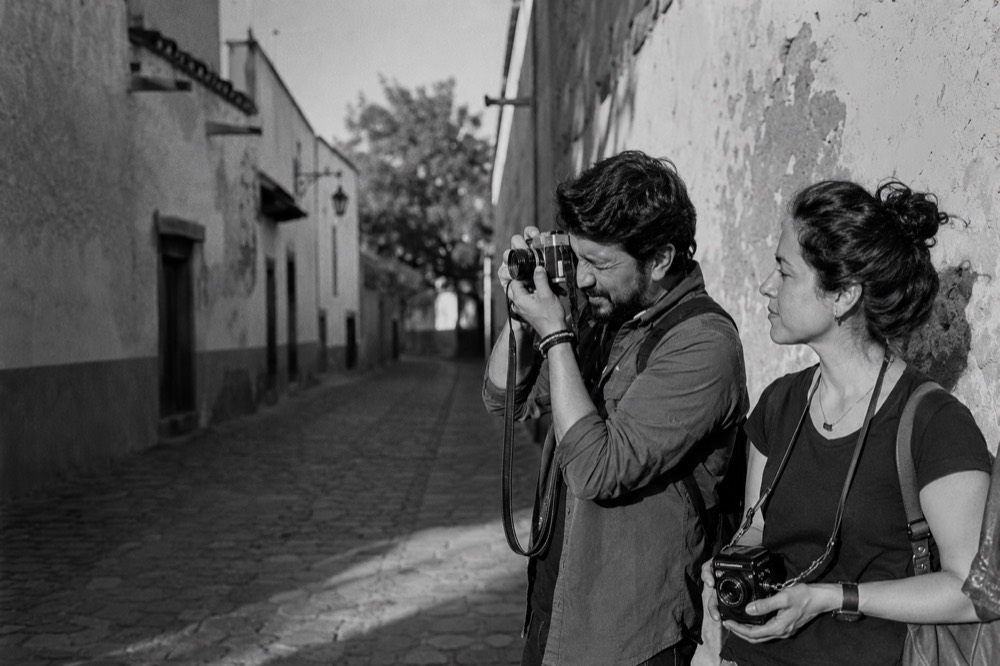 Retrato en la calle durante un recorrido fotográfico